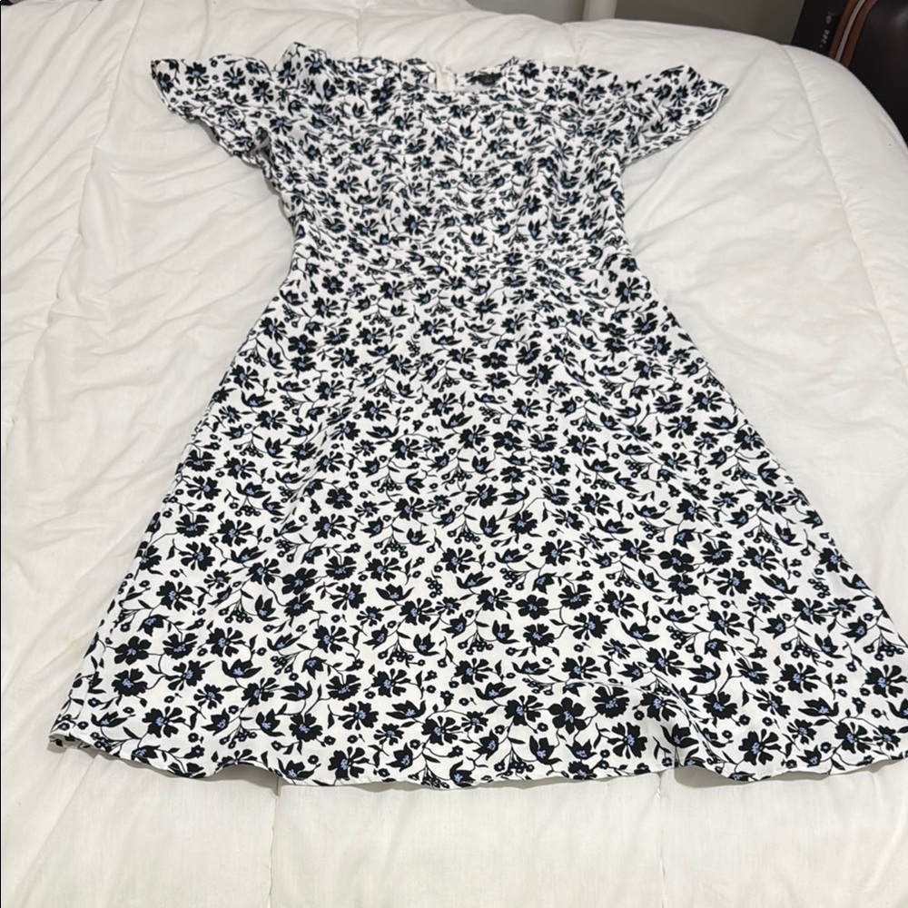 Ann Taylor Blue and White Flutter Sleeve Midi Dress